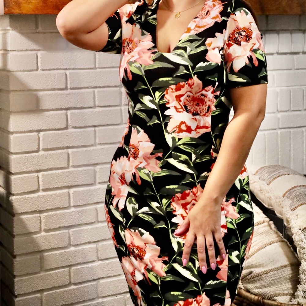Black and Pink Floral Mid Dress - Picture 3 of 4